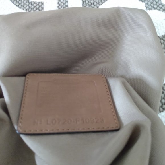 Coach Shoulder Bag - Picture 3 of 16